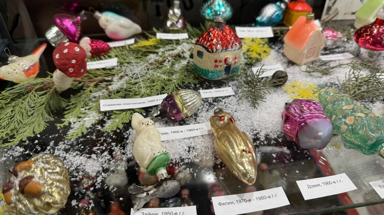 Елочные игрушки из детства: жительница Челябинска собрала коллекцию украшений&nbsp;