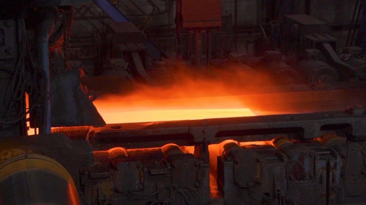 Строитель по образованию и металлург по призванию: на ММК назвали работника месяца Строитель по образованию и металлург по призванию: на ММК назвали работника месяца