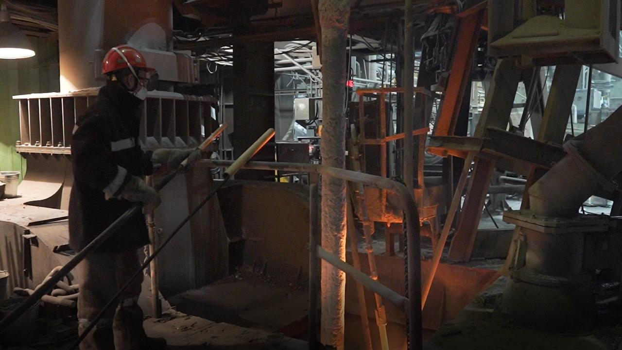 Стальной характер: подручный сталевара признан лучшим работником на ММК Стальной характер: подручный сталевара признан лучшим работником на ММК