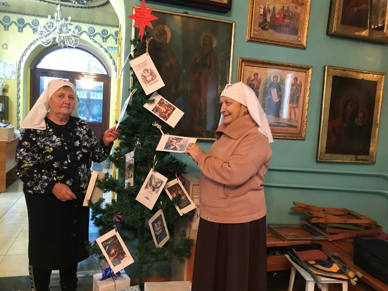 "Елка желаний" для пенсионеров появилась в храме под Челябинском "Елка желаний" для пенсионеров появилась в храме под Челябинском