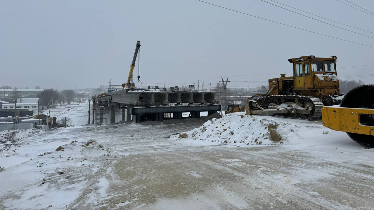 Без пробок на переезде: как строят мост над железной дорогой в Новосинеглазово