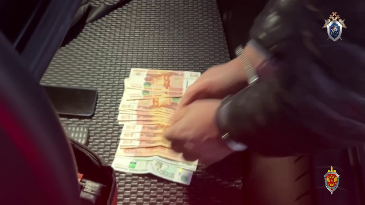 В Челябинске задержали начальника отдела закупа агрофирмы "Ариант" за взятку В Челябинске задержали начальника отдела закупа агрофирмы "Ариант" за взятку