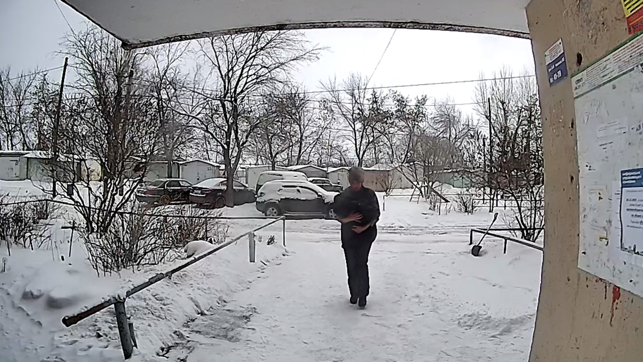 Приняла роды на снегу: жительница Челябинска помогла незнакомке и ее младенцу Приняла роды на снегу: жительница Челябинска помогла незнакомке и ее младенцу