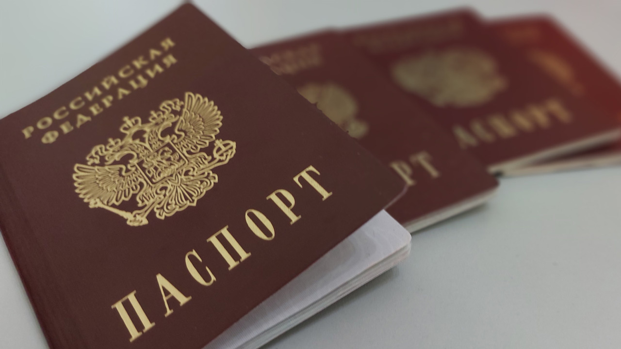 Челябинским школьникам торжественно вручат паспорта в День Конституции Челябинским школьникам торжественно вручат паспорта в День Конституции