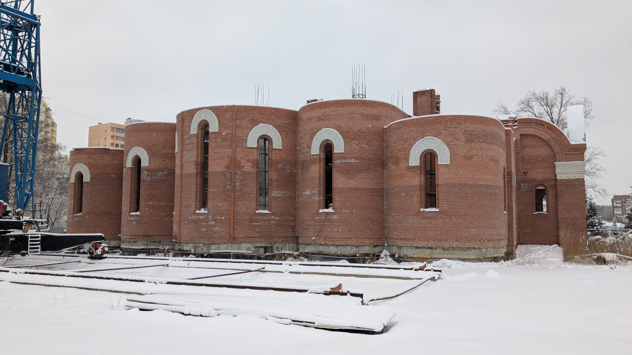 Стены строящегося Одигитриевского собора в Челябинске выросли до 8 метров