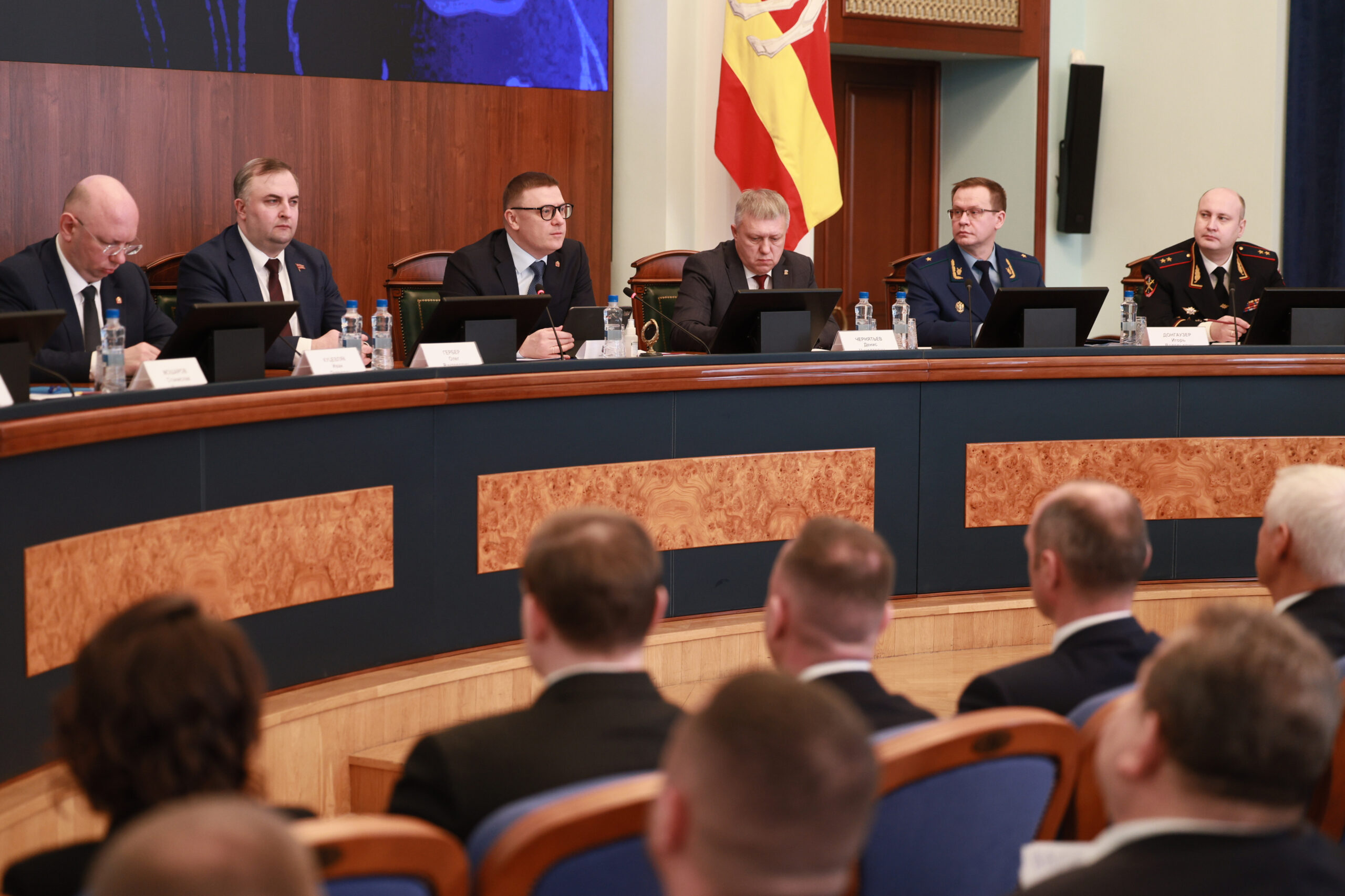 Алексей Текслер призвал усилить контроль перед новогодними праздниками Алексей Текслер призвал усилить контроль перед новогодними праздниками