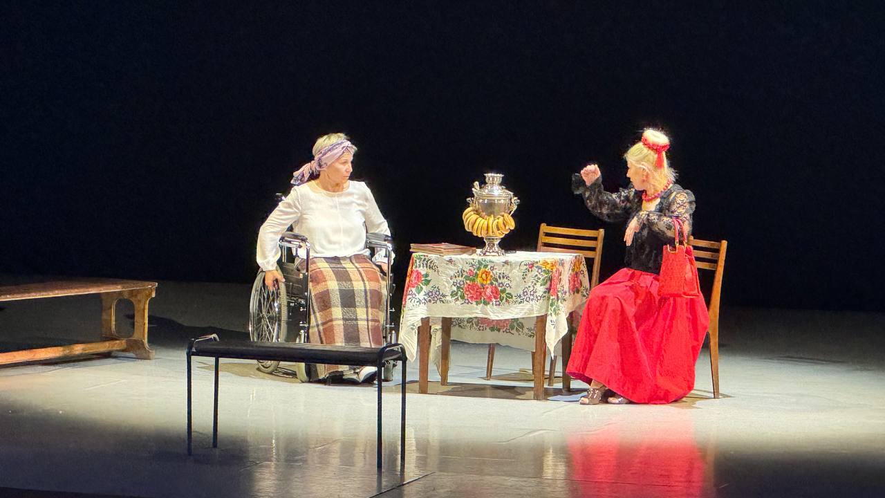 В Челябинске бывшие ученики театральной школы обвиняют ее владельца в мошенничестве В Челябинске бывшие ученики театральной школы обвиняют ее владельца в мошенничестве