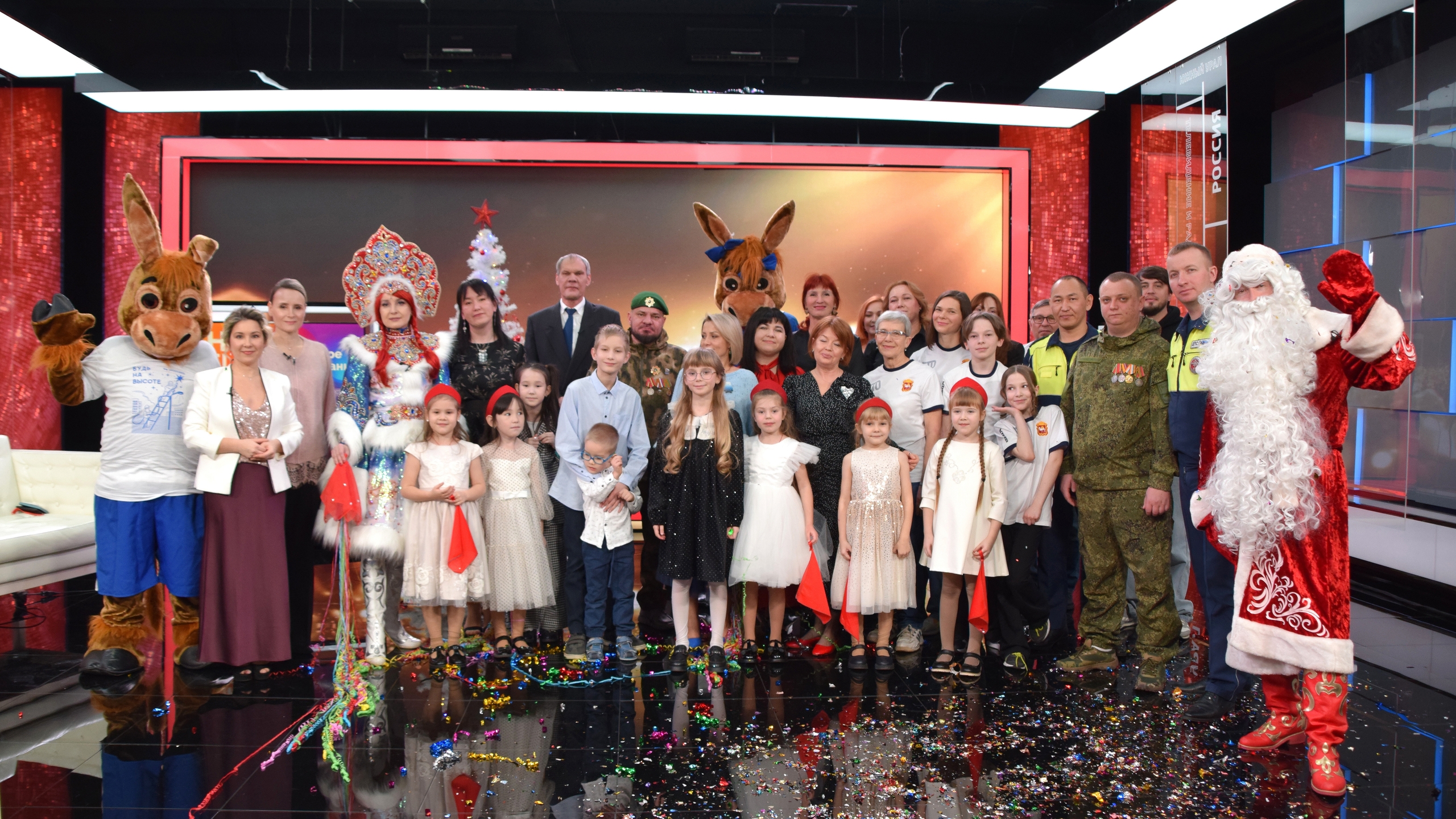 Ветераны СВО, врачи и спортсмены - в новогоднем выпуске ток-шоу "Необычные люди"