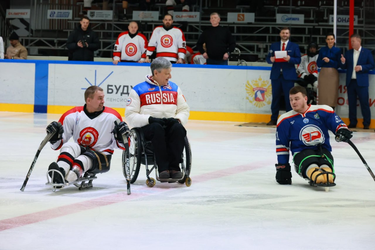 В Челябинске завершился первый открытый чемпионат региона по следж-хоккею