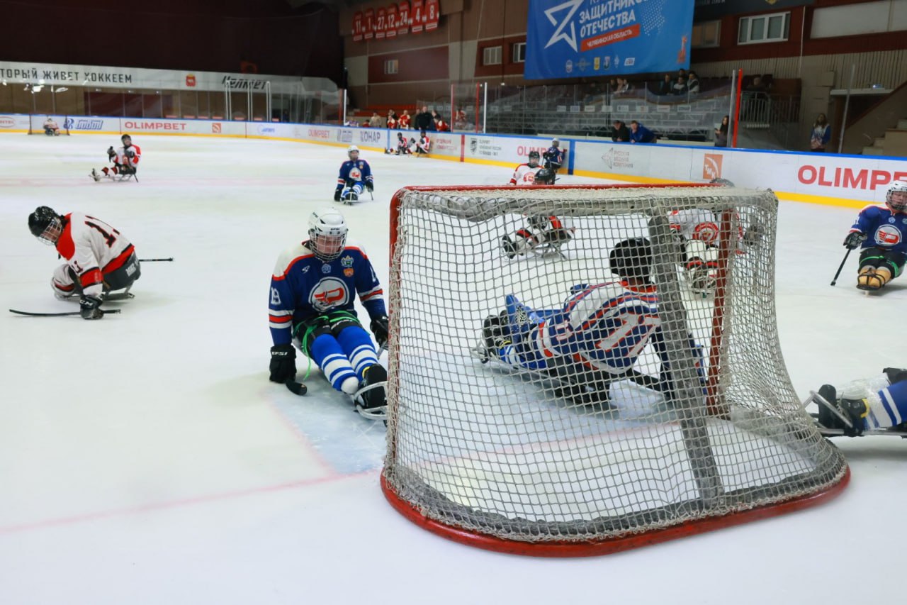 В Челябинске завершился первый открытый чемпионат региона по следж-хоккею