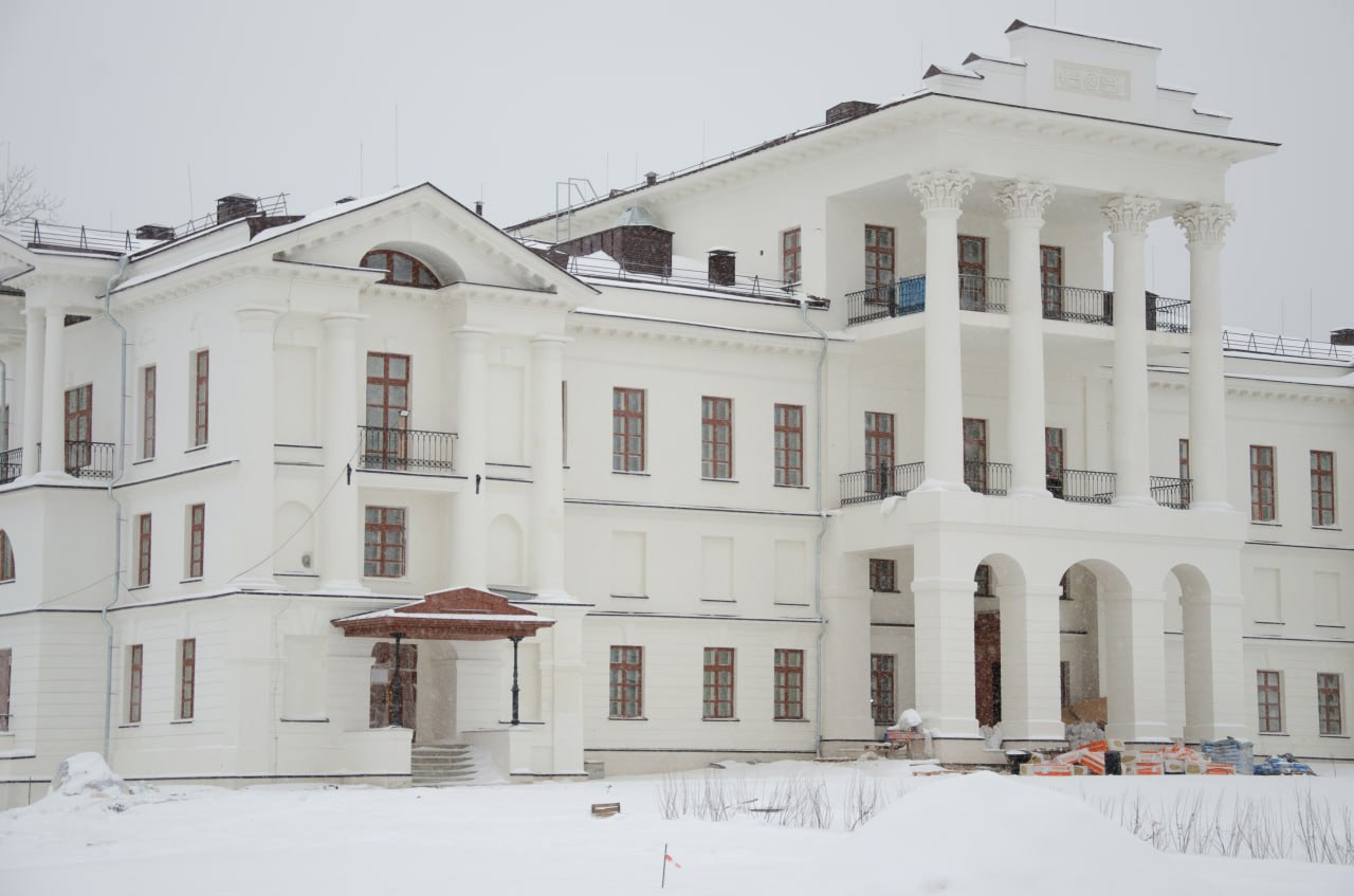 Министр культуры рассказал об окончании реставрации "Белого дома" в Кыштыме