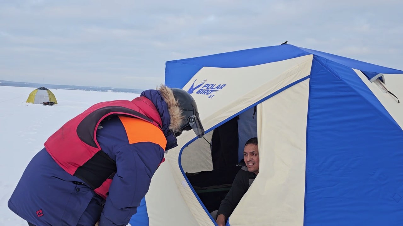 В Челябинске сотрудники МЧС предупредили рыбаков об опасностях на водоемах