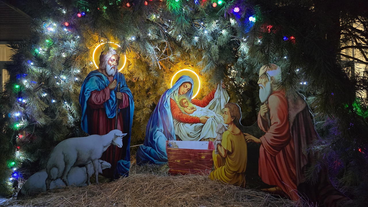 Православные верующие в Челябинске встретили Рождество Христово