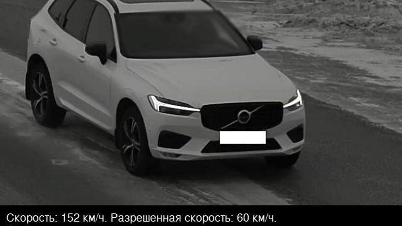 В Магнитогорске автомобиль разогнался под камерами до 160 км/ч