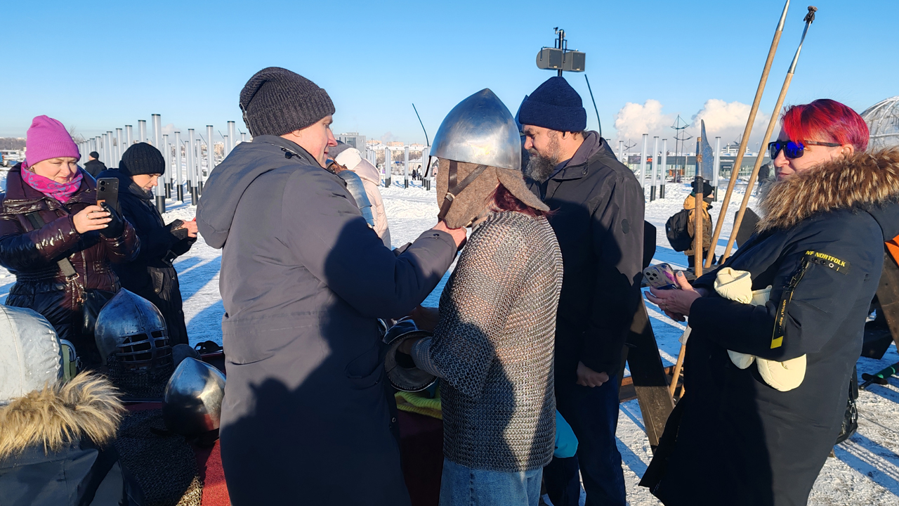 На фестивале уличных театров в Магнитогорске воссоздали атмосферу Средневековья