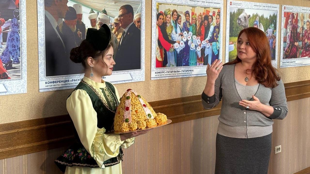 В парламенте региона открылась фотовыставка, посвященная Году единства народов России