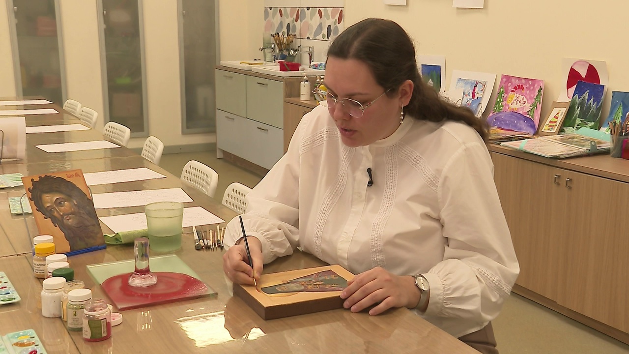 Профессионалы и самоучки: иконописцы из Челябинска поделились секретами мастерства