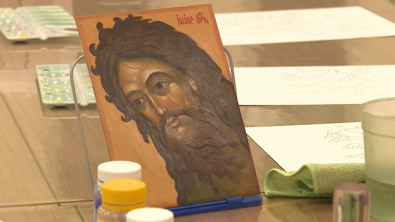 Профессионалы и самоучки: иконописцы из Челябинска поделились секретами мастерства