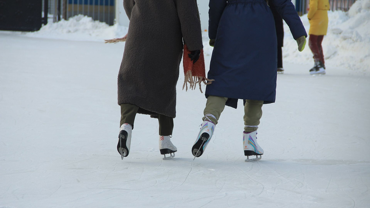 Где покататься на коньках в Челябинске: список катков, график работы и цены