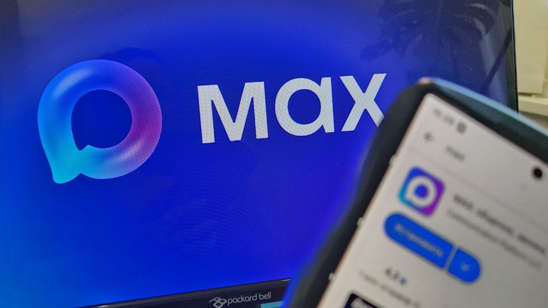 Пользователи MAX отправили более 650 миллионов новогодних сообщений