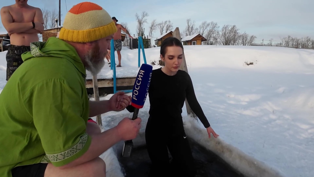 Испытано на себе: корреспондент ГТРК "Южный Урал" узнала у моржей, как нырять в прорубь