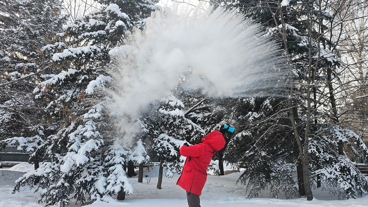 Снежная дымка: южноуральцев предупредили об опасности тренда с кипятком Снежная дымка: южноуральцев предупредили об опасности тренда с кипятком