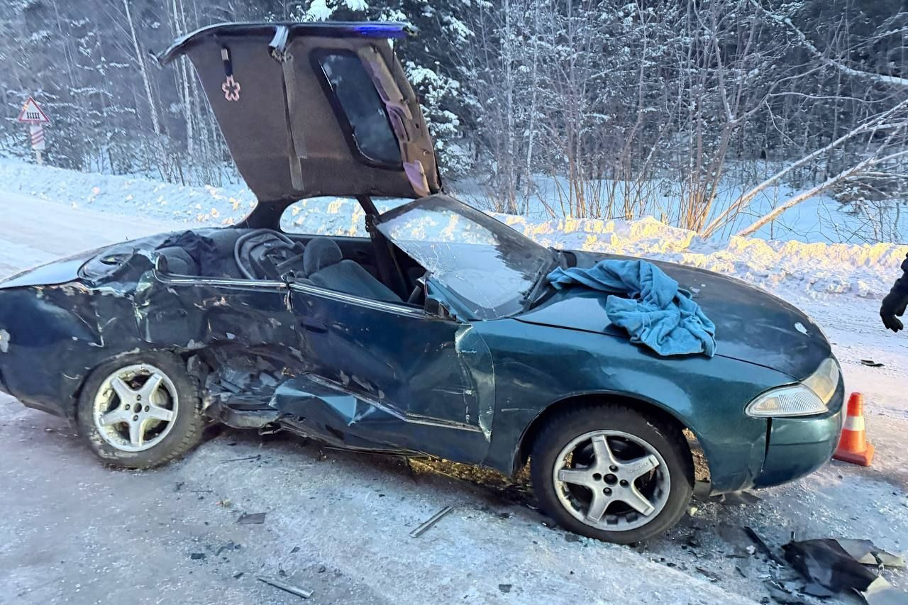 В Челябинской области после ДТП водителя зажало в автомобиле