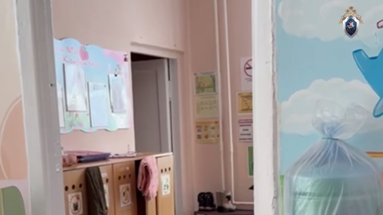 "Я тебя скотчем примотаю к стулу": в Челябинске завели дело об истязании в детсаду "Я тебя скотчем примотаю к стулу": в Челябинске завели дело об истязании в детсаду