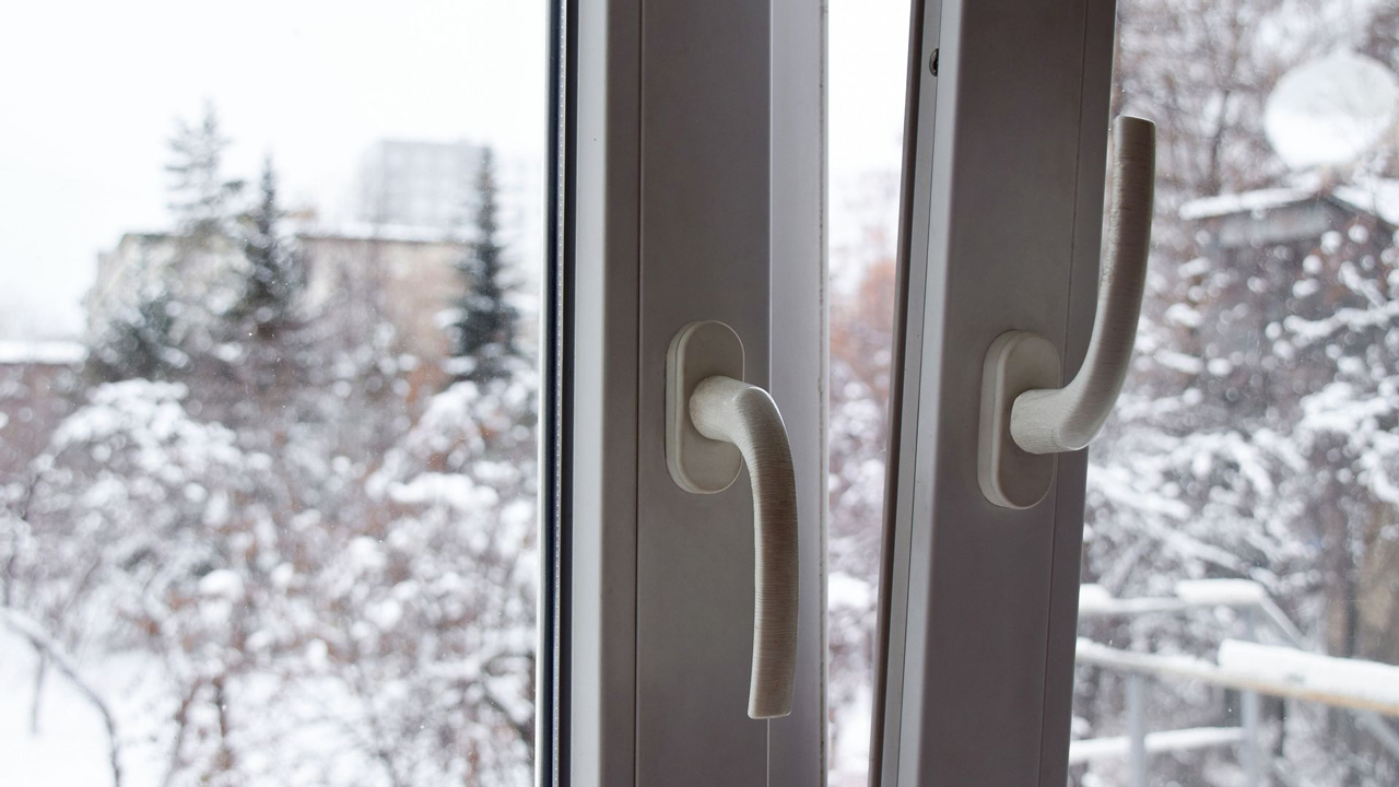 Проветривание квартиры зимой: зачем и как часто советуют открывать окна Проветривание квартиры зимой: зачем и как часто советуют открывать окна