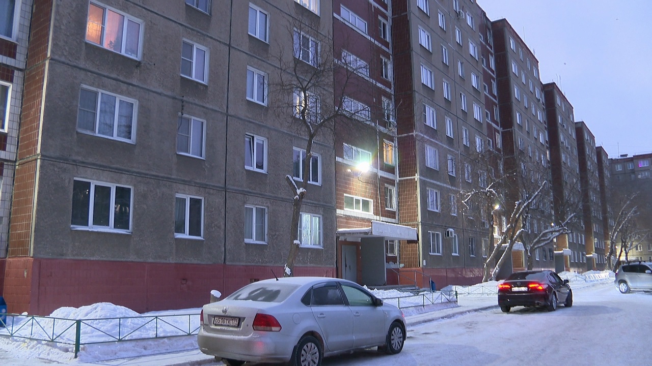 Жительница Челябинска приняла роды на улице и спасла младенца