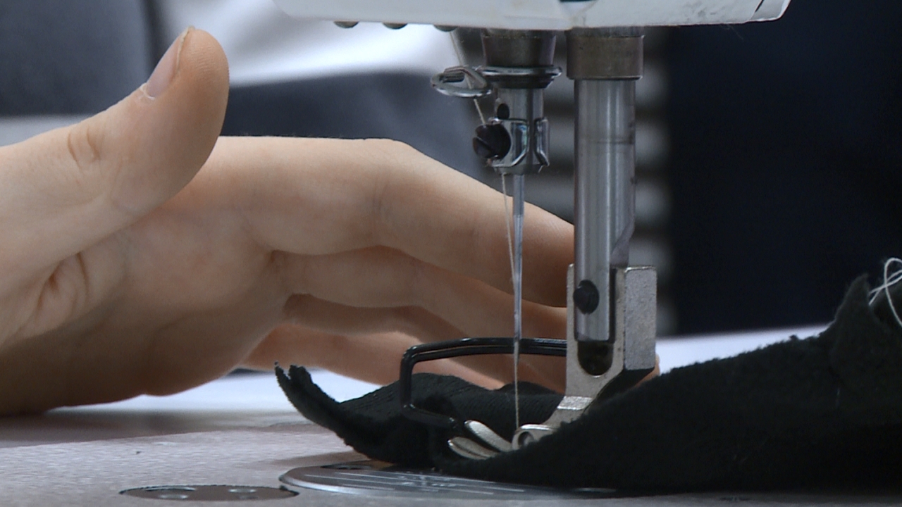 Швейную мастерскую для подростков с ментальными нарушениями открыли в Челябинске