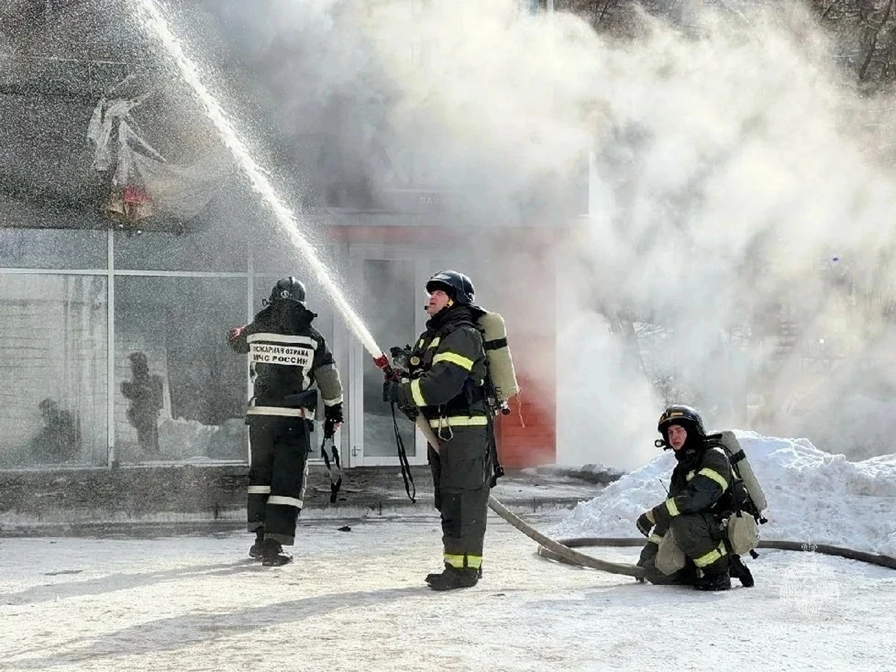 В торговом центре Миасса произошел крупный пожар В торговом центре Миасса произошел крупный пожар