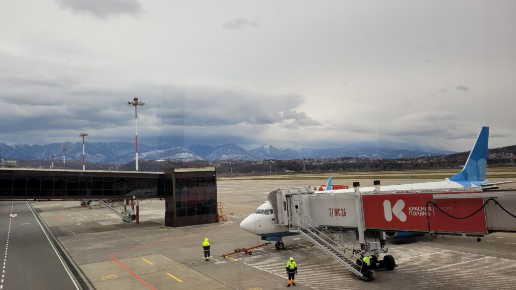 Авиарейсы между Челябинском и Сочи отложили из-за атаки беспилотников