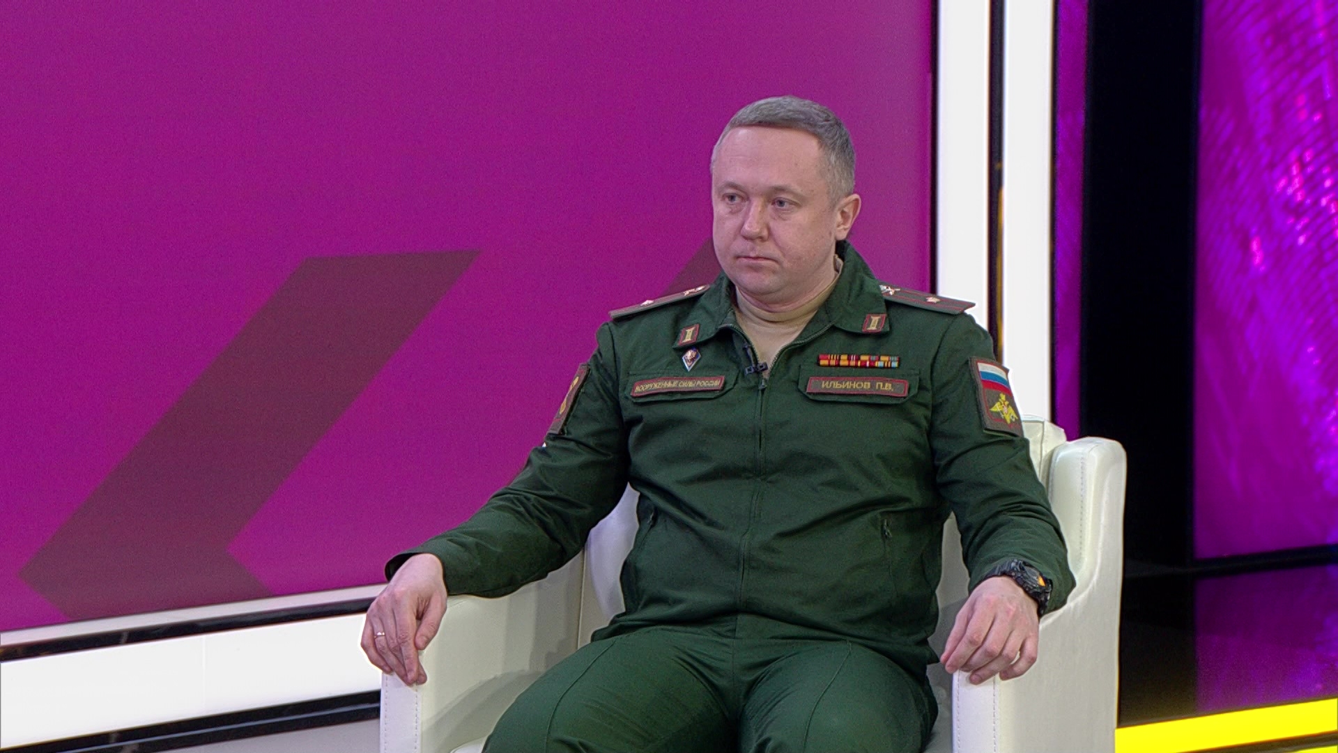 Жителям Челябинска рассказали о возможностях военной службы по контракту Жителям Челябинска рассказали о возможностях военной службы по контракту