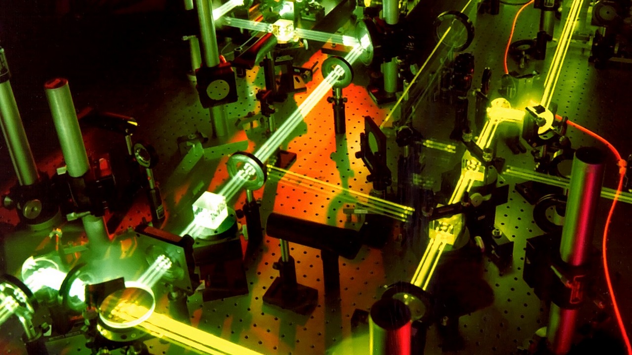 Прорывной метод синтеза материала для оптики и электроники разработали в Челябинске Прорывной метод синтеза материала для оптики и электроники разработали в Челябинске