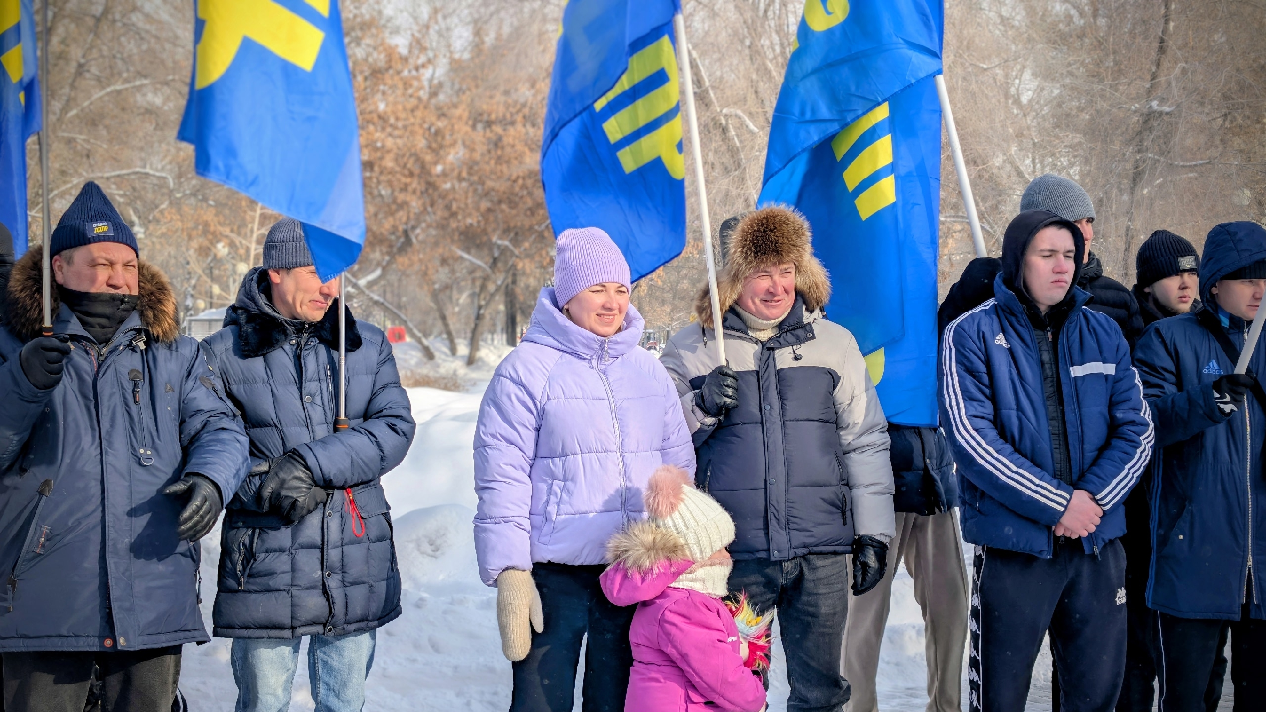 В центре Челябинска прошел торжественный митинг в честь 23 февраля В центре Челябинска прошел торжественный митинг в честь 23 февраля
