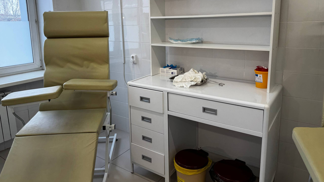 От руководителя до администратора: сотрудники больницы в Челябинске проходят вакцинацию От руководителя до администратора: сотрудники больницы в Челябинске проходят вакцинацию