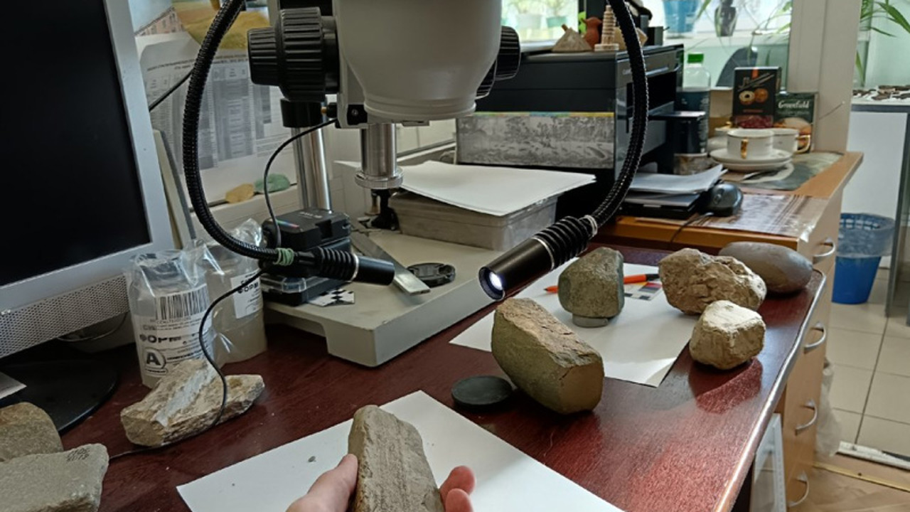 В Челябинске раскрывают тайны бронзового века по микроследам на артефактах