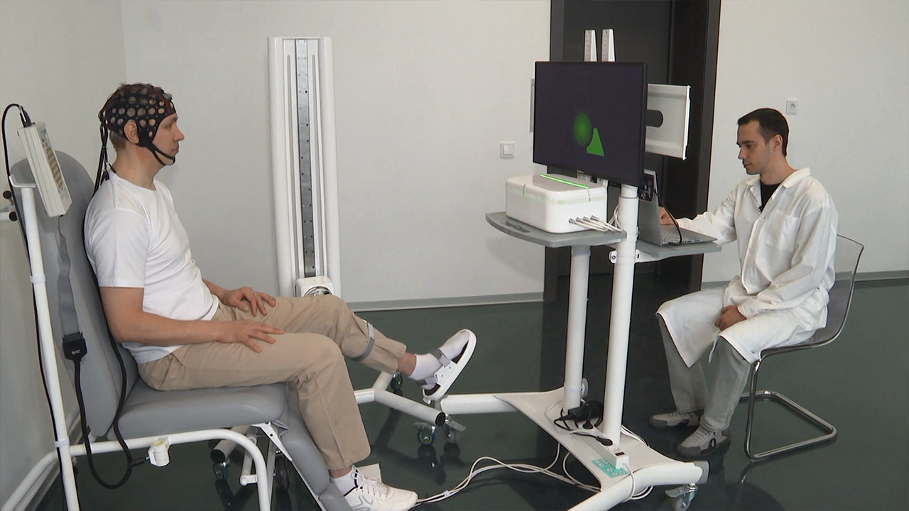 Силой мысли: в Магнитогорске разработали комплекс для восстановления после инсульта Силой мысли: в Магнитогорске разработали комплекс для восстановления после инсульта