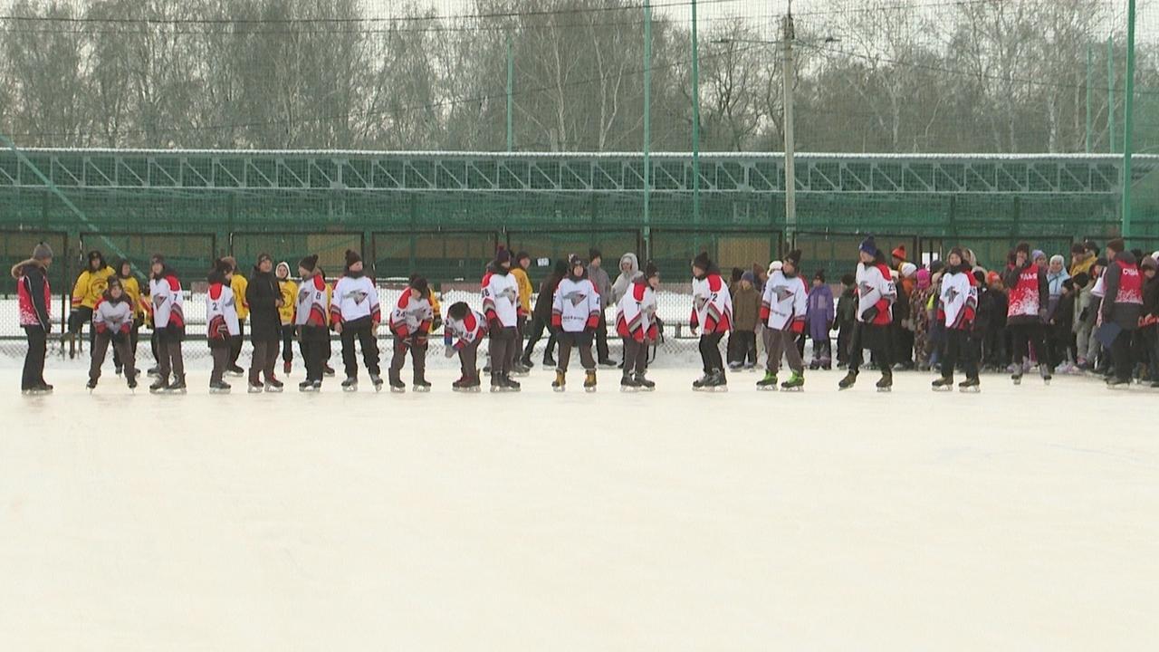Конькобежные соревнования в Магнитогорске собрали 700 участников со всей России