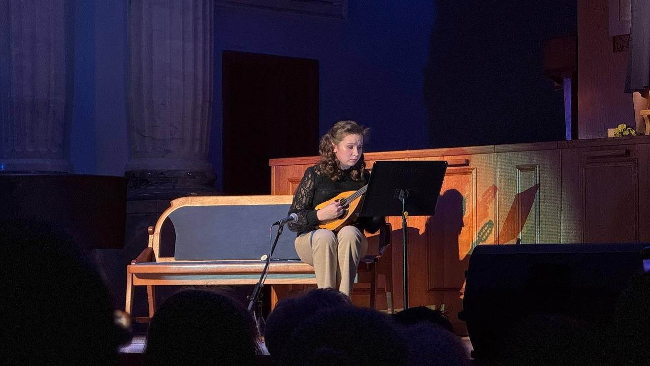 Мастер и мандолина: концерт-спектакль по мотивам романа Булгакова показали в Челябинске