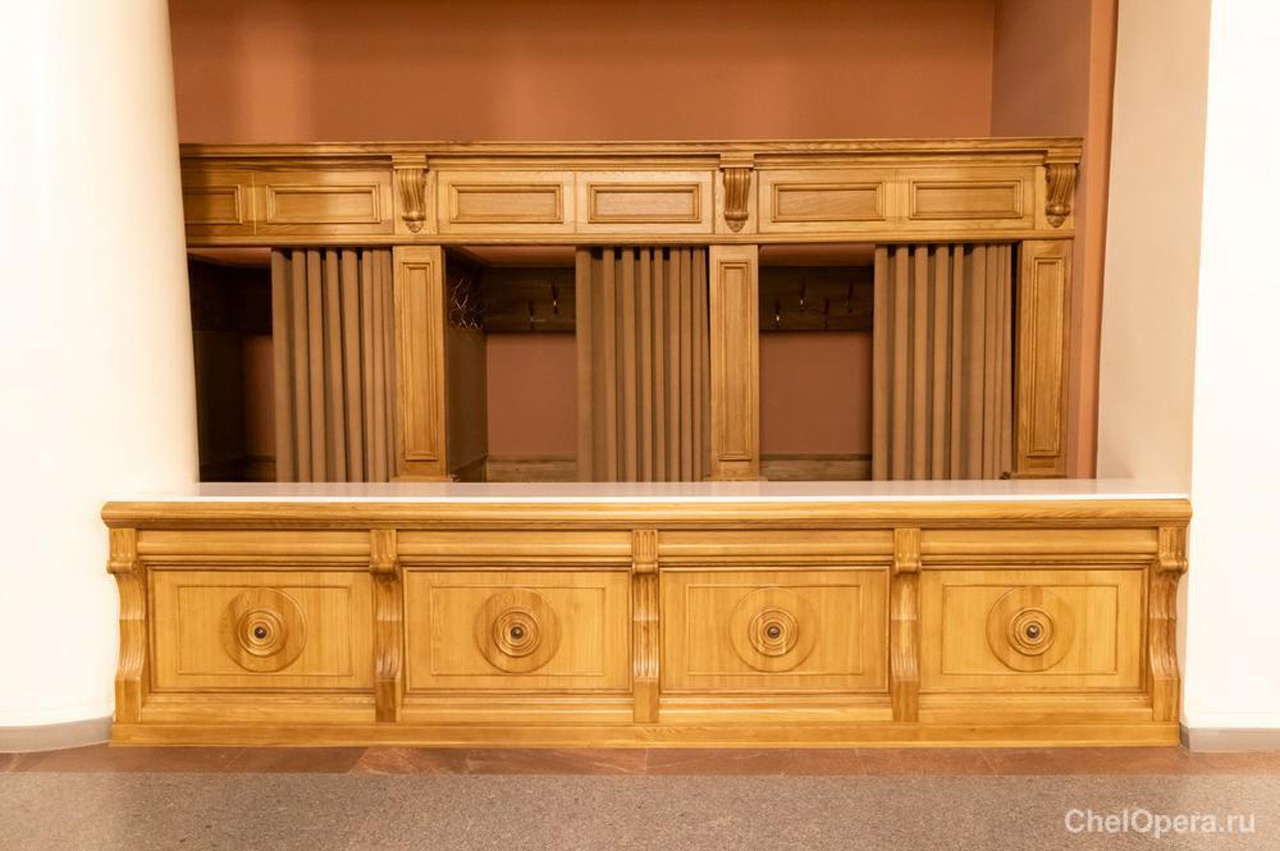 В Челябинском театре оперы и балета оборудовали кабинки для переодевания В Челябинском театре оперы и балета оборудовали кабинки для переодевания