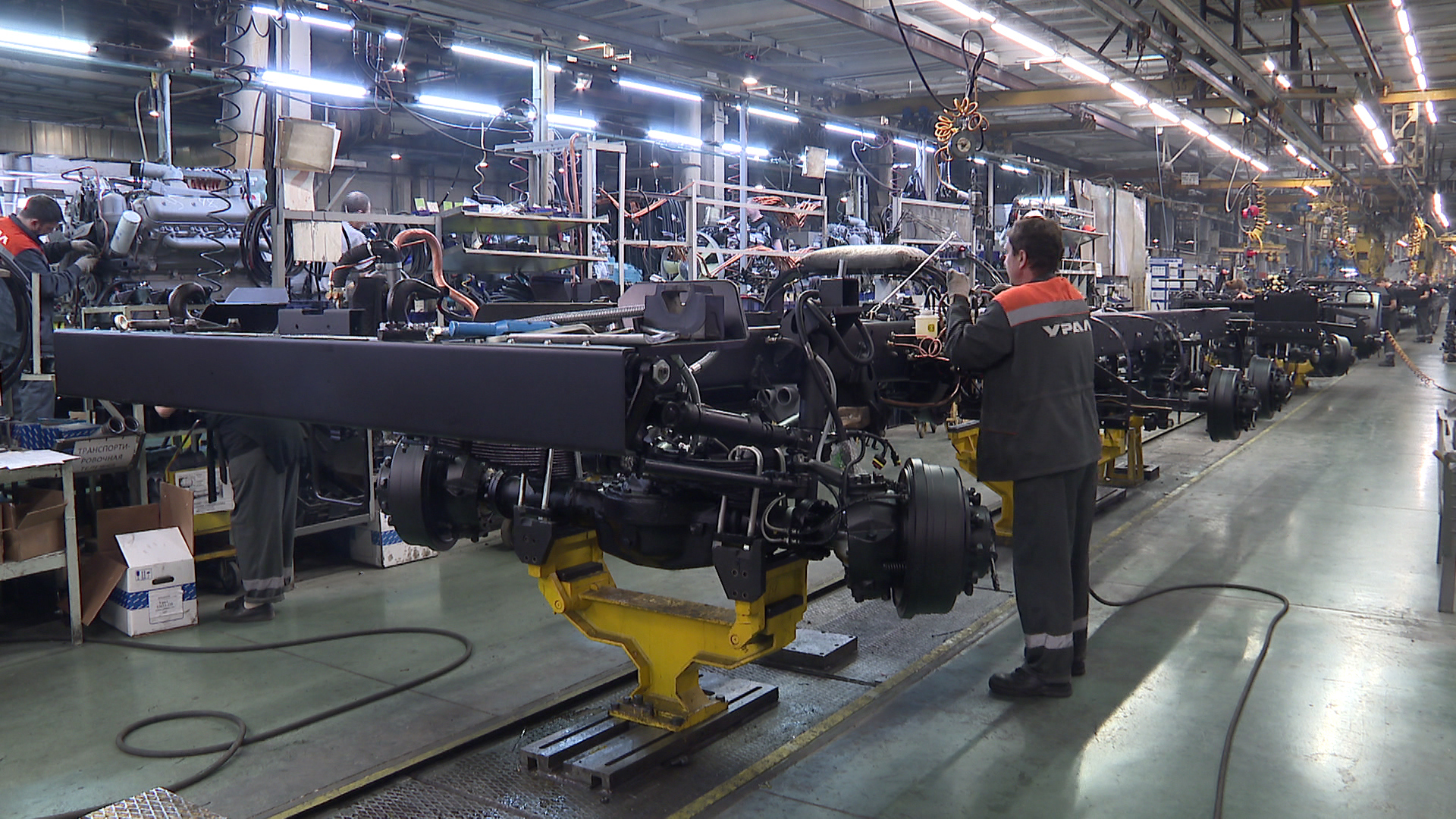 Президент наградил коллектив миасского завода "Урал" орденом Александра Невского