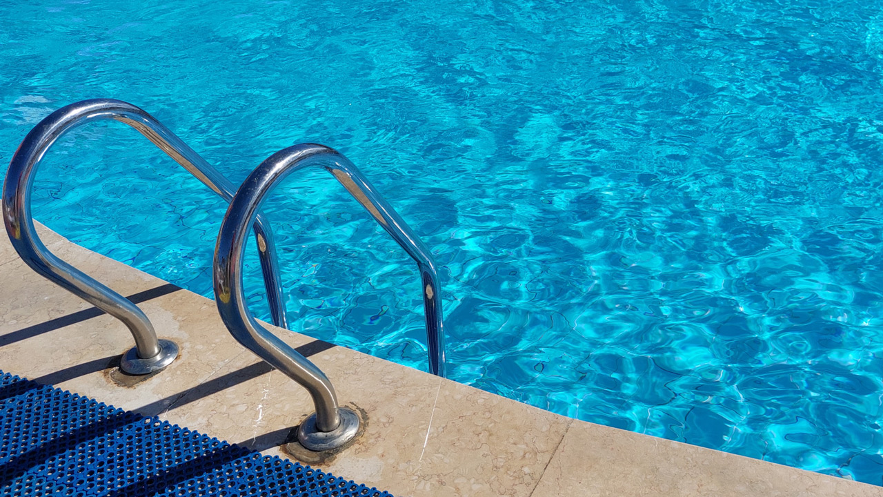 Детей в Челябинске после посещения бассейна доставили в больницу Детей в Челябинске после посещения бассейна доставили в больницу