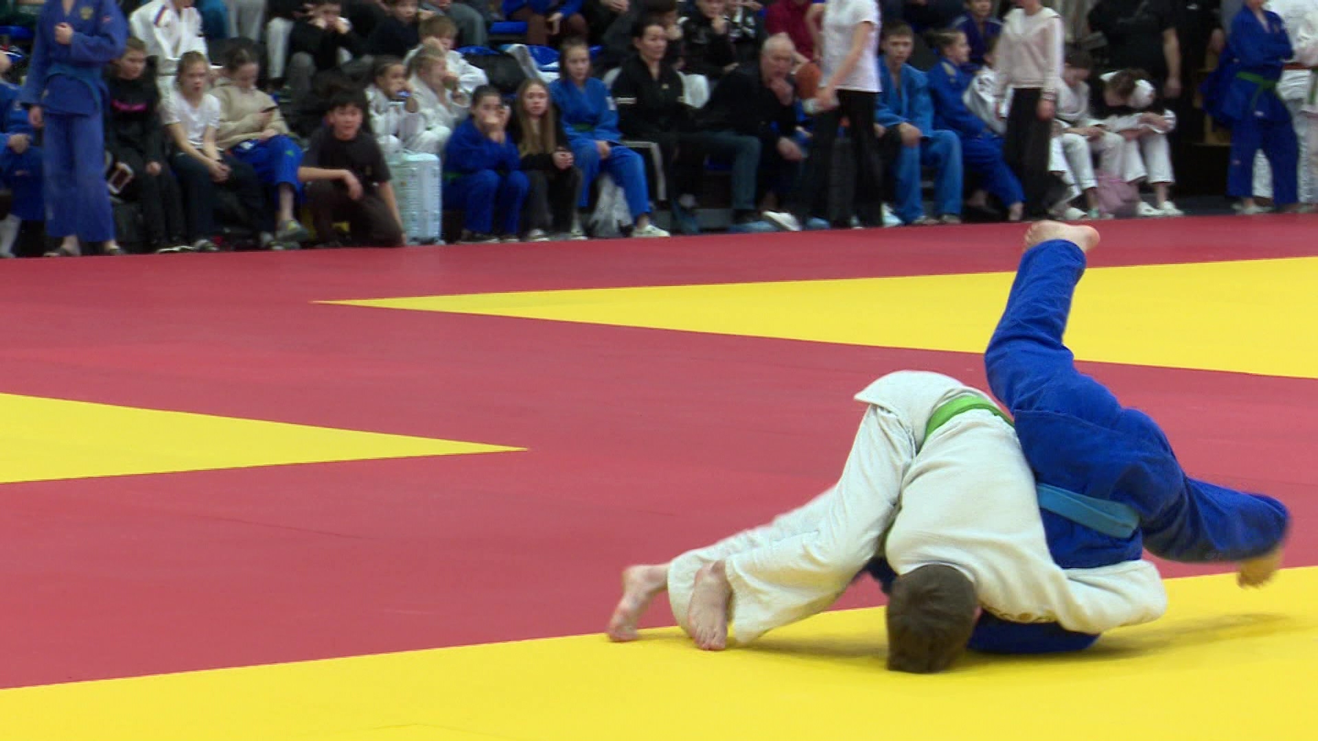 Дзюдоисты со всей России съехались на юниорский турнир в Челябинске Дзюдоисты со всей России съехались на юниорский турнир в Челябинске