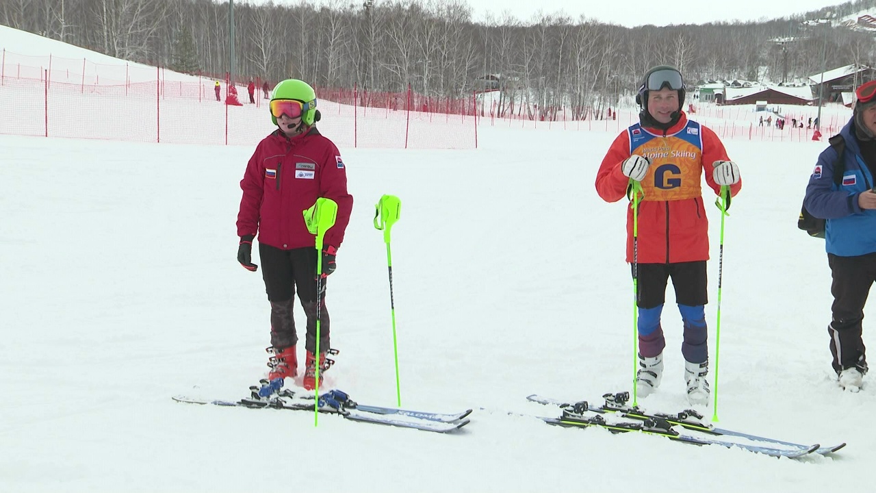 Чемпионат России по горнолыжному спорту среди слепых проходит на Южном Урале