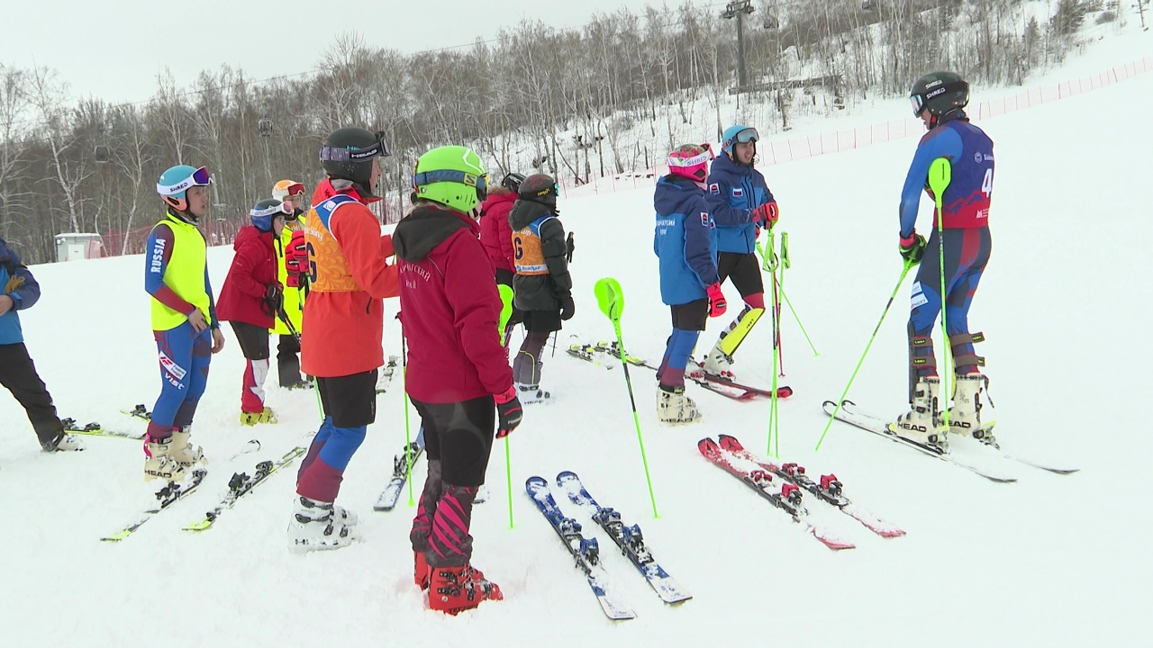 Чемпионат России по горнолыжному спорту среди слепых проходит на Южном Урале