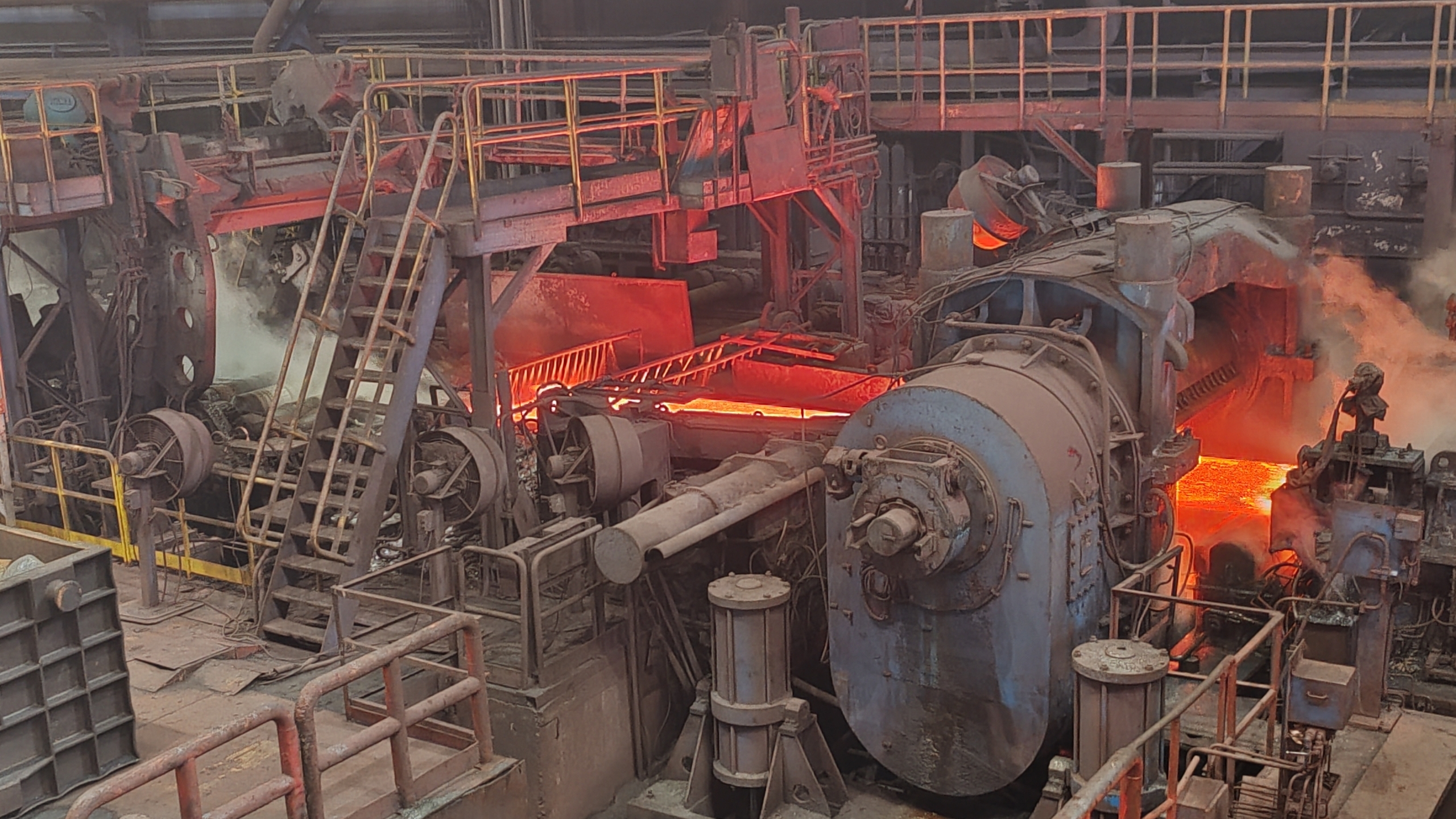 Новую технологию выпуска горячекатанного листа разработали ученые на ММК