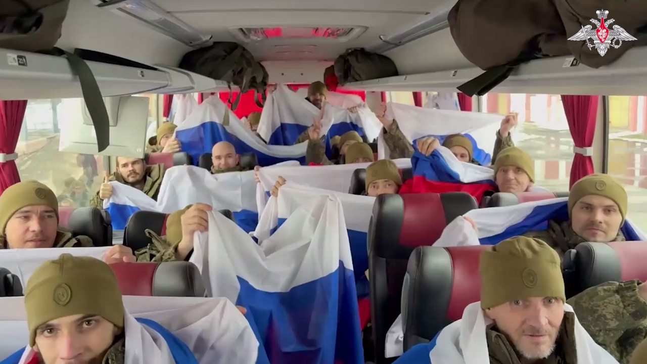 Двое жителей Челябинской области вернулись из украинского плена