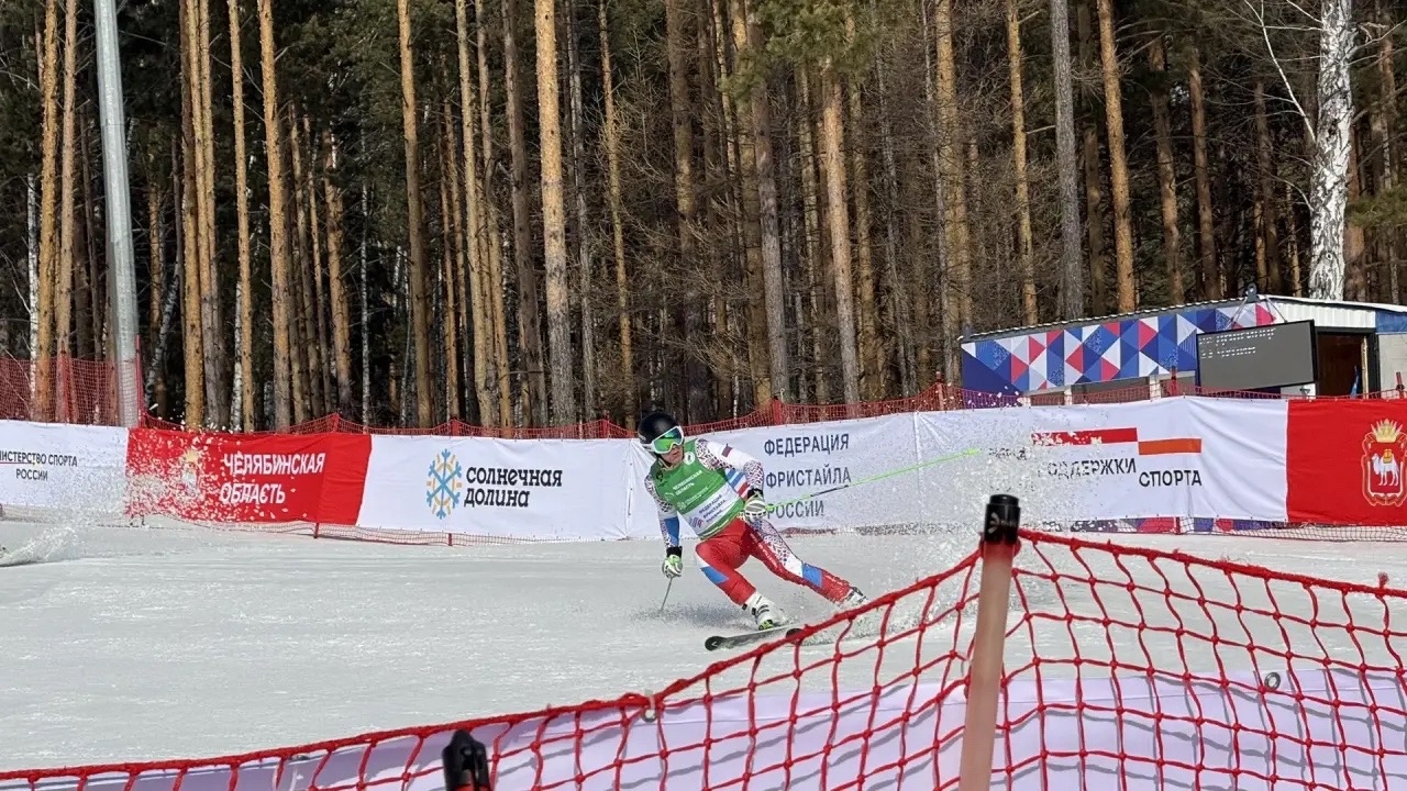 Тающий снег - не помеха: в Челябинской области прошел Кубок чемпионов по ски-кроссу Тающий снег - не помеха: в Челябинской области прошел Кубок чемпионов по ски-кроссу